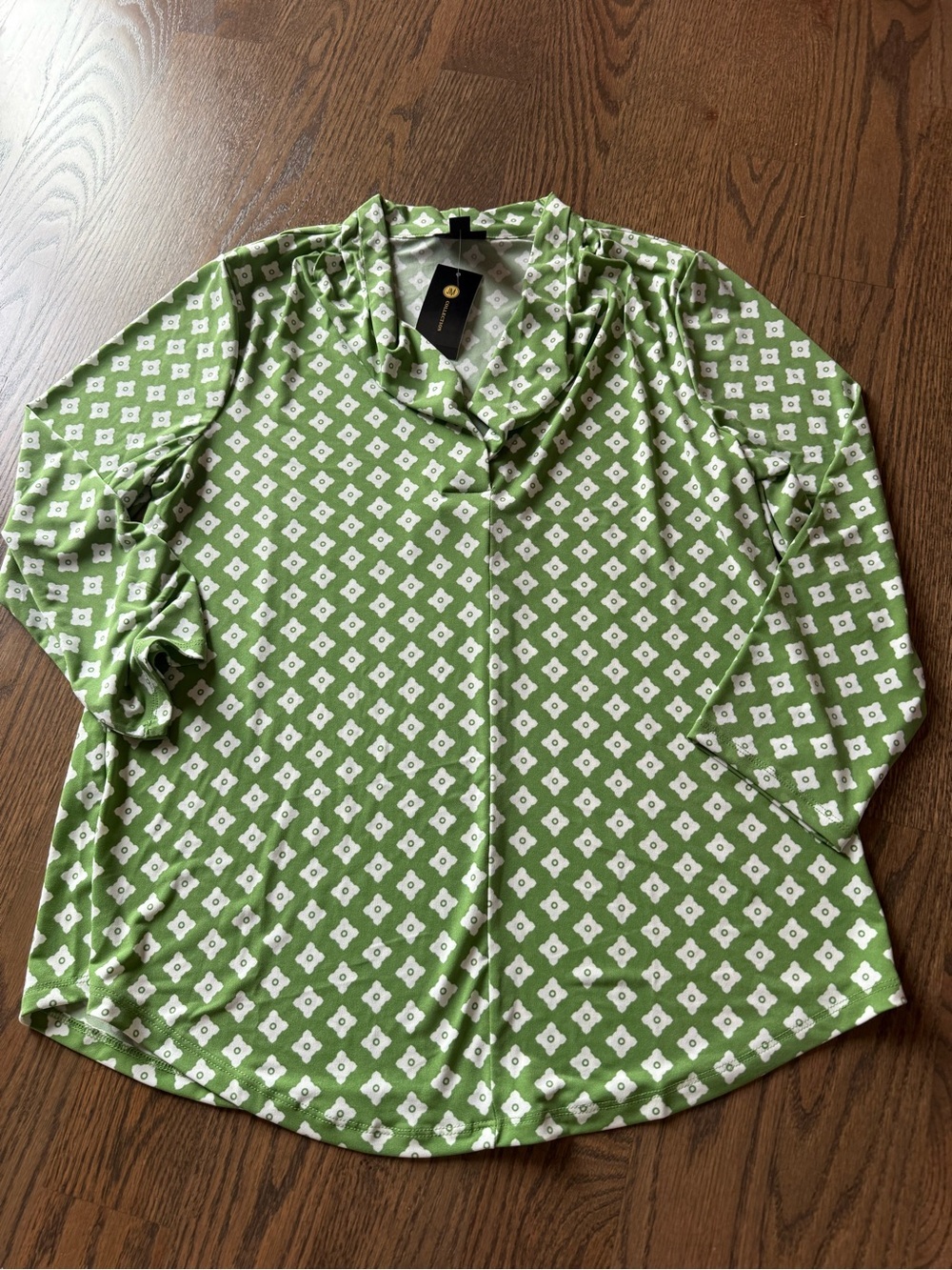 NWT JM Collection Women’s Green Printed Collar tunic Top size medium